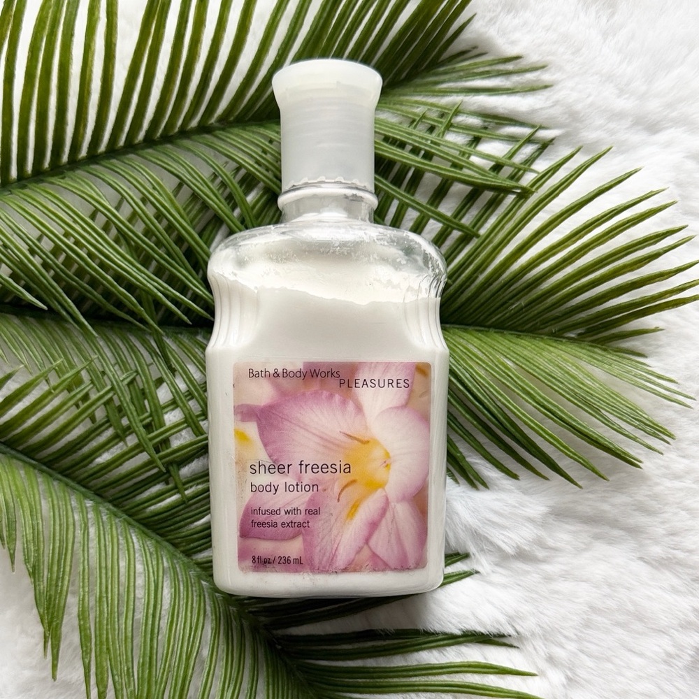 Vintage Bath & Body Works Sheer Freesia Body Loton